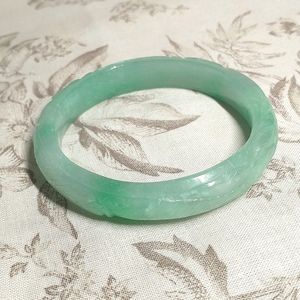 Etched Light Green Jade Bangle